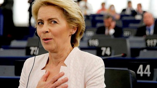 С начала конфликта на Украине газ для Европы подорожал на 140%, а дизтопливо вдвое, заявила глава Еврокомиссии Урсула фон дер Ляйен на пленарном заседании Европарламента - Sputnik Молдова