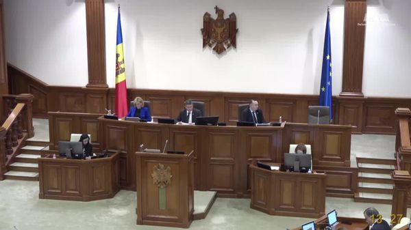 Comuniștii au cerut audierea premierului Vasile Tofan privind respectarea statutului de neutralitate al Republicii Moldova - Sputnik Moldova