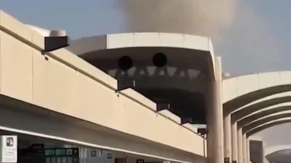 Генеральное управление гражданской авиации Саудовской Аравии объявило о временной приостановке работы международного аэропорта имени короля Халида в столичном Эр-Рияде - Sputnik Молдова