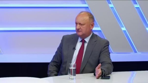 Молдове надо добиваться прямых договорённостей и заключить долгосрочный контракт на поставку газа, чтобы защитить потребителей от резких скачков биржевых цен — Додон - Sputnik Молдова