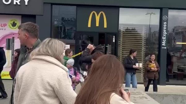 В соцсетях публикуют кадры эвакуации посетителей универмага: на место инцидента прибыли сапёры - Sputnik Молдова