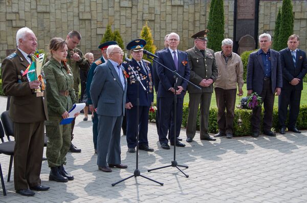 La eveniment au participat veterani, diplomaţi ai Ambasadei Federaţiei Ruse în Moldova, dar si reprezentanţi ai societăţii civile. - Sputnik Moldova