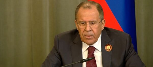 СПУТНИК_Лавров объяснил, почему ЕС игнорирует невыполнение Украиной минских соглашений СПУТНИК_Лавров объяснил, почему ЕС игнорирует невыполнение Украиной минских соглашений - Sputnik Moldova