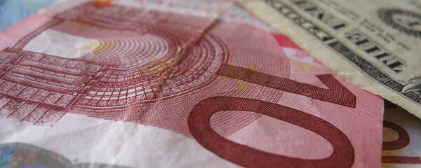 Доллары и евро Доллары и евро - Sputnik Молдова