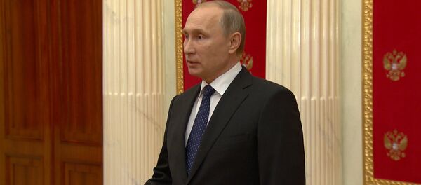 Путин назвал резолюцию о противодействии российским СМИ деградацией демократии - Sputnik Молдова