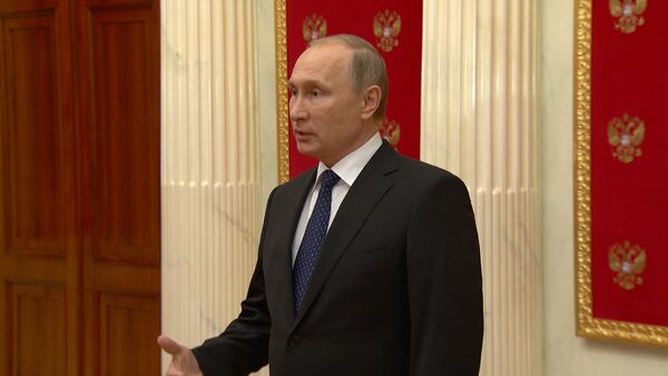 Путин назвал резолюцию о противодействии российским СМИ деградацией демократии - Sputnik Молдова