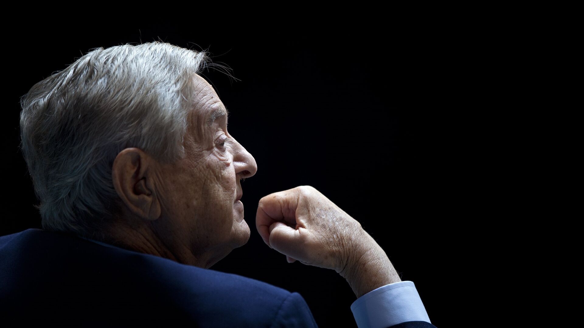 George Soros, Chairman of Soros Fund Management, listens during a seminar titled Charting A New Growth Path for the Euro Zone at the annual International Monetary Fund and World Bank meetings September 24, 2011 in Washington, DC. - Sputnik Moldova, 1920, 31.08.2023