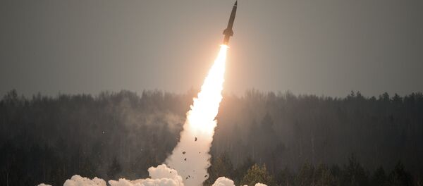 Показательный пуск ракеты из тактического комплекса Точка-У - Sputnik Moldova-România