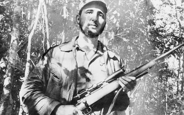 За годы пребывания у власти Фиделя Кастро на него было предпринято более 600 попыток покушений, в числе которых были яд в сигарах и бомба в бейсбольном мяче. - Sputnik Молдова