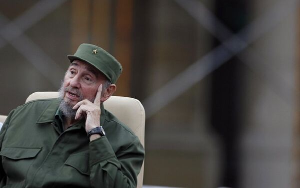 31 июля 2006 года Кастро по состоянию здоровья передал исполнение обязанностей на всех своих ключевых должностях своему брату Раулю. 24 февраля 2008 года он покинул все государственные должности, а 19 апреля 2011 года ушёл и с поста главы правящей партии. - Sputnik Молдова