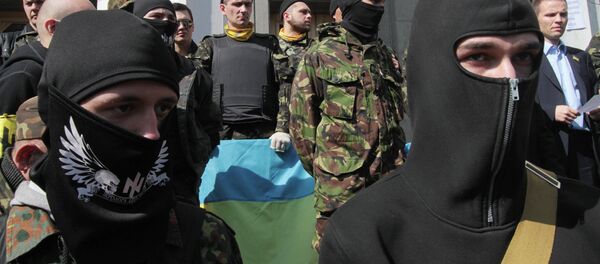 Сторонники радикального движения Правый сектор - Sputnik Moldova-România