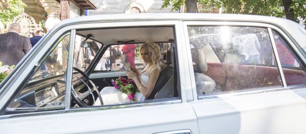 Дорин Киртоакэ и Анишоара Логин - Sputnik Moldova-România