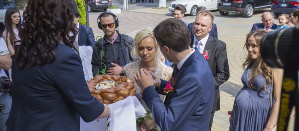 Дорин Киртоакэ и Анишоара Логин - Sputnik Молдова