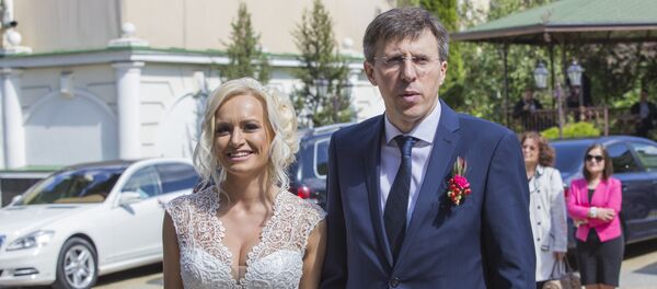 Дорин Киртоакэ и Анишоара Логин - Sputnik Moldova