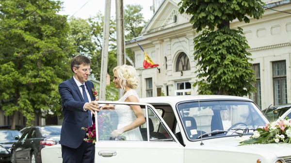 Свадьба примара Кишинева Дорина Киртоакэ и журналистки Анишоары Логин - Sputnik Молдова