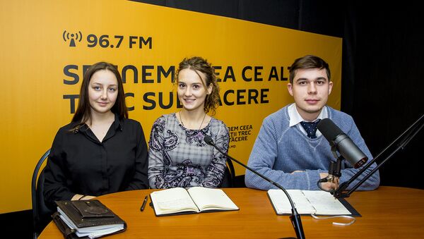 El și ea, doi tineri premiați la Festivalului Voluntarilor - Sputnik Moldova