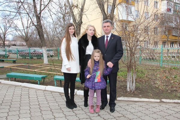 Вадим Красносельский и семья - Sputnik Молдова