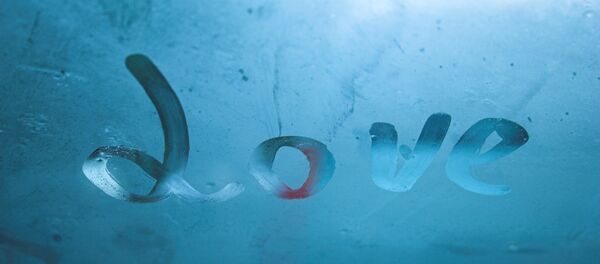 Надпись Любовь на стекле, архивное фото - Sputnik Молдова