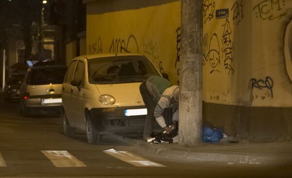 Бездомный в Бухаресте. Бездомный в Бухаресте. - Sputnik Молдова