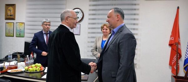 Избранный президент Молдовы Игорь Додон и посол России Фарит Мухаметшин - Sputnik Moldova