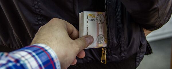 Bancnote cu nominalul de 100 lei moldovenești - Sputnik Moldova