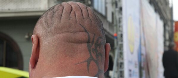 Bărbat ras pe cap - Sputnik Moldova