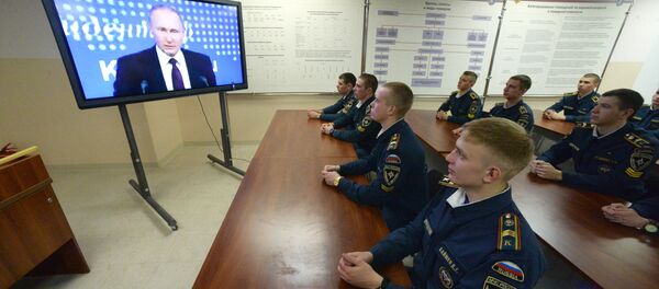 Трансляция пресс-конференции В.Путина в городах России - Sputnik Moldova-România