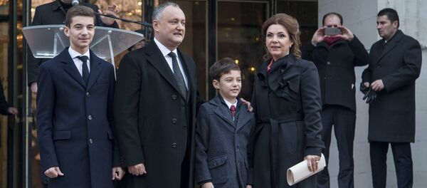 Игорь Додон и семья - Sputnik Moldova