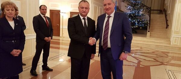 Дмитрий Рогозин и Игорь Додон - Sputnik Молдова