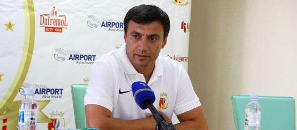 Главный тренер ФК Милсами Юрий Осипенко Главный тренер ФК Милсами Юрий Осипенко - Sputnik Молдова