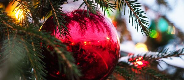 Christmas tree decorations at the GUM-Fair on the Red Square in Moscow Christmas tree decorations at the GUM-Fair on the Red Square in Moscow - Sputnik Молдова