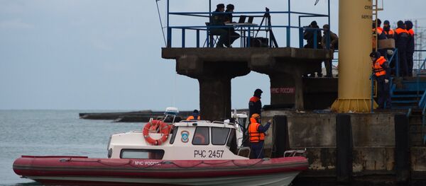 Продолжаются поиски тел погибших в авиакатастрофе Ту-154 в Сочи - Sputnik Молдова