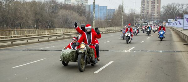Парад Дедов Морозов на мотоциклах Парад Дедов Морозов на мотоциклах - Sputnik Молдова
