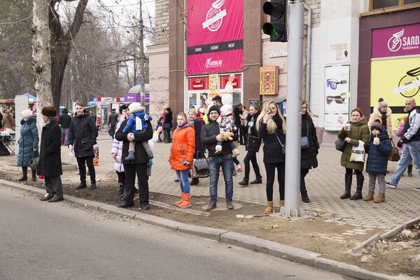 Желавших увидеть мото-шествие было немало. - Sputnik Молдова