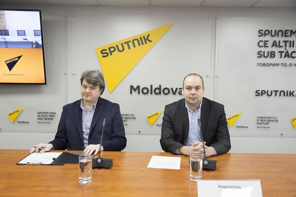 Евгений Паскарь и Корнелиу Чуря Евгений Паскарь и Корнелиу Чуря - Sputnik Молдова