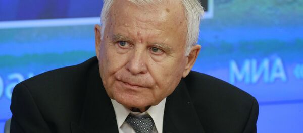 Председатель комиссии по гражданской авиации Общественного совета Ространснадзора, заслуженный пилот СССР Олег Смирнов, архивное фото - Sputnik Молдова