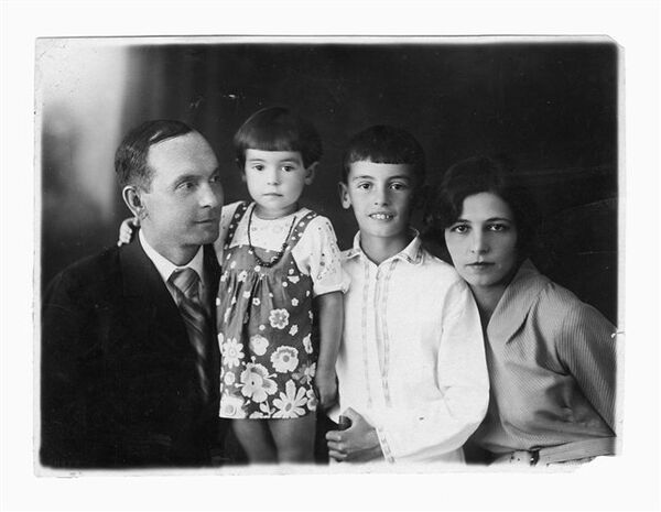 Familia Nicolschi Familia Nicolschi - Sputnik Moldova