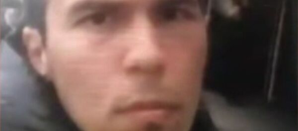 Полиция обнародовала видео предполагаемого исполнителя теракта в Стамбуле Полиция обнародовала видео предполагаемого исполнителя теракта в Стамбуле - Sputnik Молдова