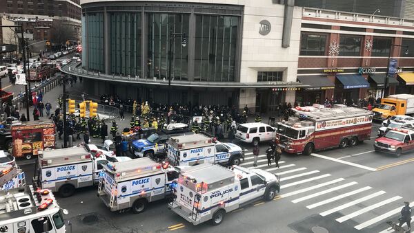 Emergency vehicles gather at the Atlantic Avenue Terminal after a commuter train derailed during the Wednesday morning commute, in New York, U.S., January 4, 2017 - Sputnik Moldova-România