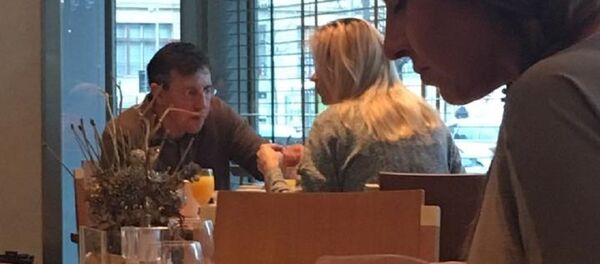 Dorin Chirtoacă cu o blondă într-un hotel din Viena Dorin Chirtoacă cu o blondă într-un hotel din Viena - Sputnik Moldova