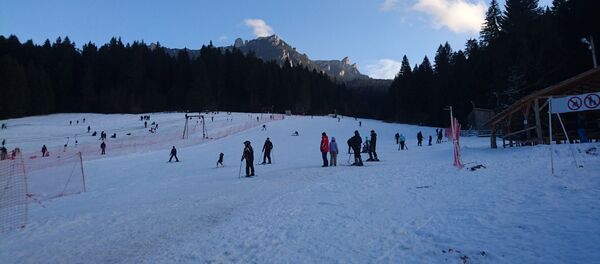 Turiști în munte - Sputnik Молдова