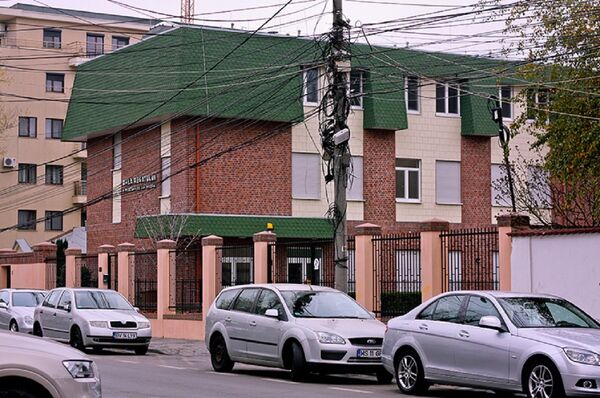Imobil din București, strada Teleajen, nr. 84, oficial aparține cultului „Martorii lui Iehova” Imobil din București, strada Teleajen, nr. 84, oficial aparține cultului „Martorii lui Iehova” - Sputnik Moldova-România