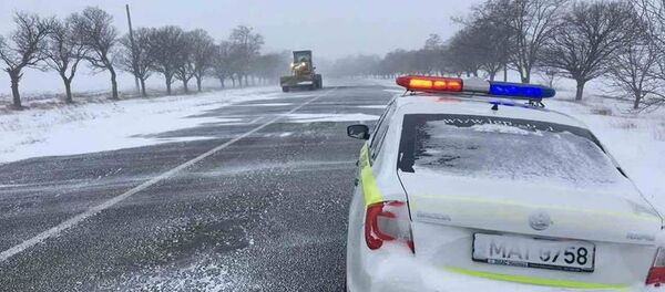 Расчистка дорог в Молдове - Sputnik Молдова