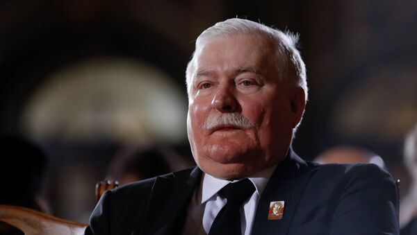 Former Polish President Lech Walesa attends the state funeral of the former German President Richard von Weizsaecker at Berlin Cathedral, the protestant church of Berlin on February 11, 2015 - Sputnik Moldova-România