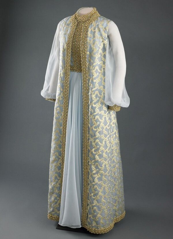 Наряд Розалин Картер публике не понравился - ведь она надевала его, когда супруг принимал пост губернатора Джорджии - Sputnik Молдова