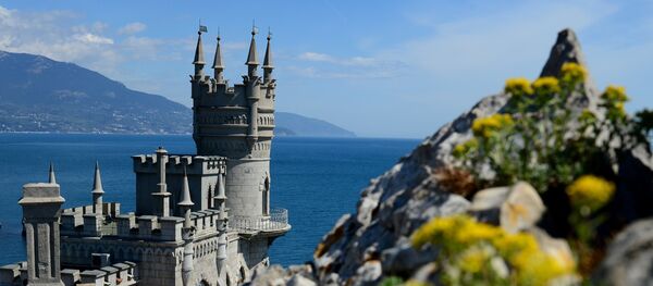 Swallow's Nest is a monument of architecture on top of the Aurora Cliff overlooking the Cape of Ai-Todor in Yalta, the Crimea. - Sputnik Молдова