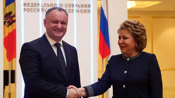 Preşedintele Republicii Moldova, Igor Dodon, cu preşedintele Consiliului Federaţiei al Adunării Federale a FR, Valentina Matvienko - Sputnik Moldova