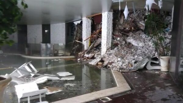 В Италии из заваленного лавиной отеля извлекли тело первого погибшего - Sputnik Moldova