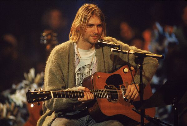 Музыкант Курт Кобейн во время концерта MTV Unplugged в Нью-Йорке Музыкант Курт Кобейн во время концерта MTV Unplugged в Нью-Йорке - Sputnik Молдова