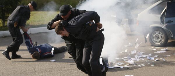 Reținerea unor interlopi Reținerea unor interlopi - Sputnik Moldova-România